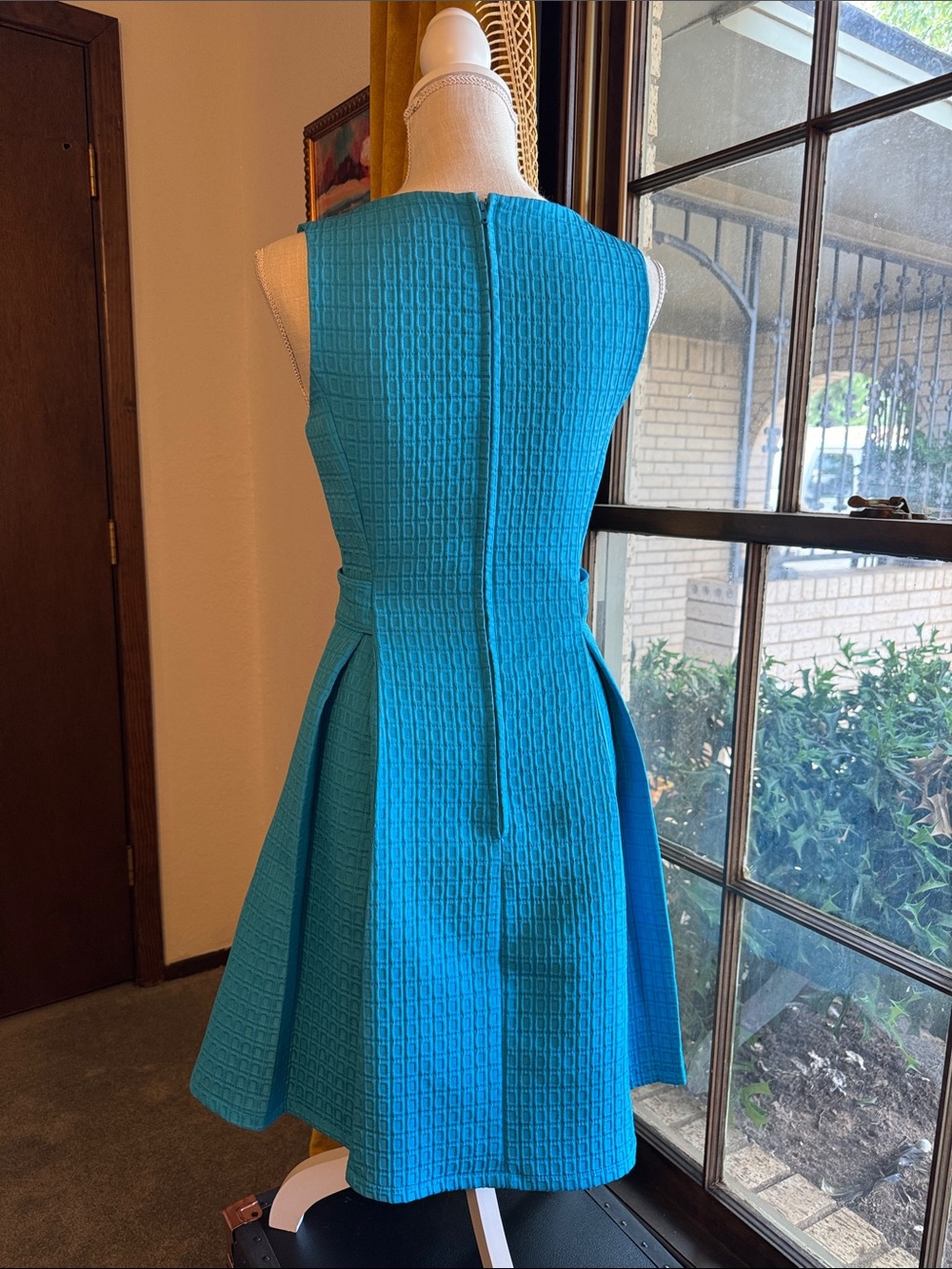 ModCloth Flower Button Dress - Picture 4 of 10